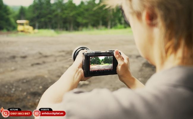 Nikon ZR phù hợp quay theo shot hơn là ghi liên tục; pin đủ cho phiên ngắn-trung bình