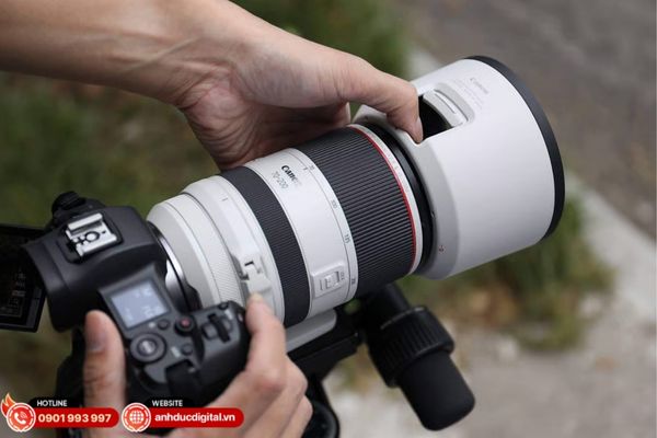Tele 70–200mm f/2.8L giúp bắt chuyển động và chụp chân dung xa đầy ấn tượng