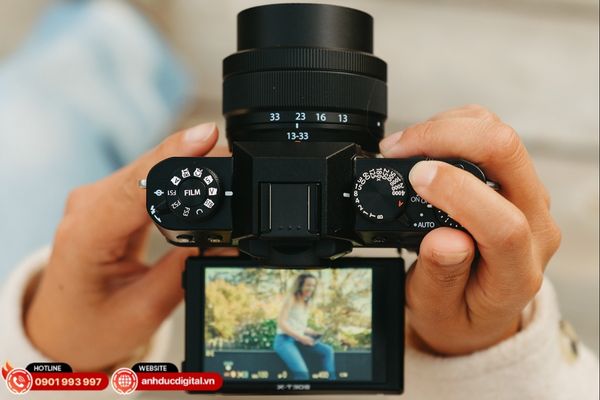 Fujifilm XC 13–33mm - ống kính kit nhỏ gọn, linh hoạt cho mọi chuyến đi.