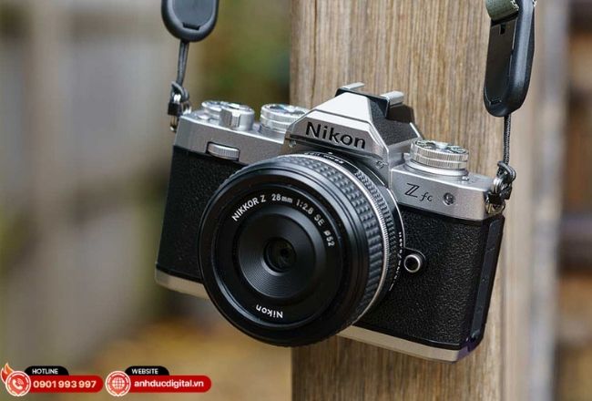 Kích thước siêu nhỏ gọn của Nikkor Z 28mm f/2.8 (SE),lựa chọn lý tưởng cho người dùng yêu thích sự tối giản