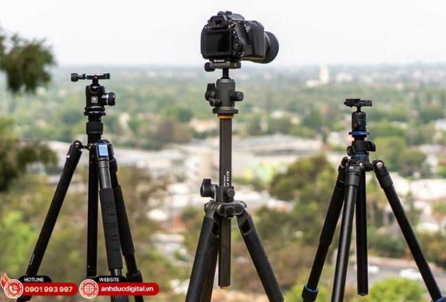 Tripod là trợ thủ đắc lực giúp cố định máy ảnh trong các kỹ thuật chụp phơi sáng hoặc ảnh thiên văn