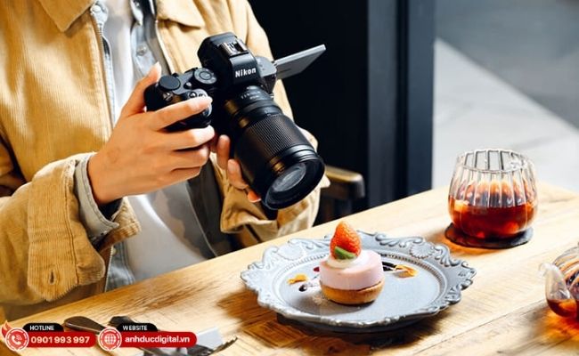 Ống kính kit đa dụng dành cho người mới lên full-frame và nhu cầu chụp hằng ngày