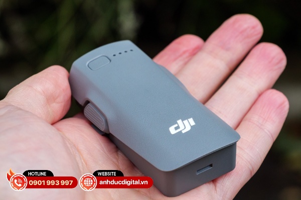 Viên pin mới của DJI Neo 2 có thể được sạc bằng cổng Type-C