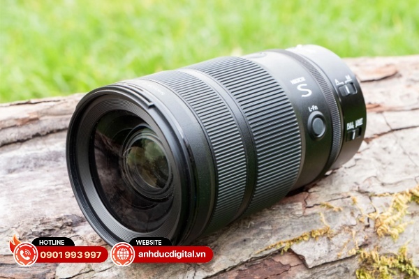 Nikkor Z 24 – 70mm F/2.8 S II có thiết kế tương đối đồng nhất và tối giản