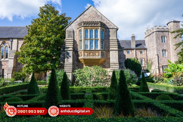 Các biến dạng hình ảnh trên Nikkor Z 24 – 70mm F/2.8 S II có thể được xử lý trong giai đoạn hậu kì