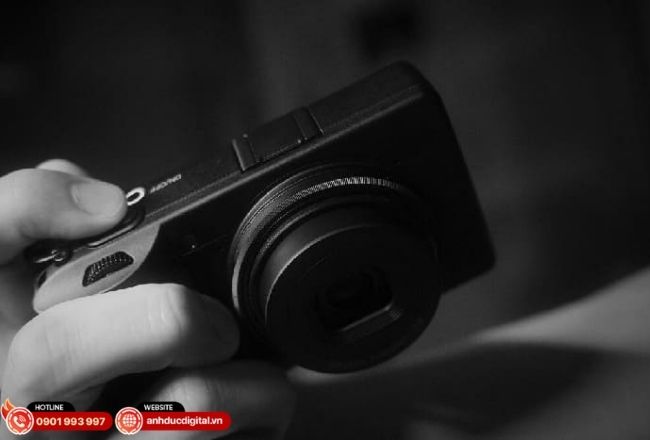 Ricoh GR IV Monochrome thích hợp cho những ai yêu nhiếp ảnh đen trắng, đặc biệt là street photography và documentary