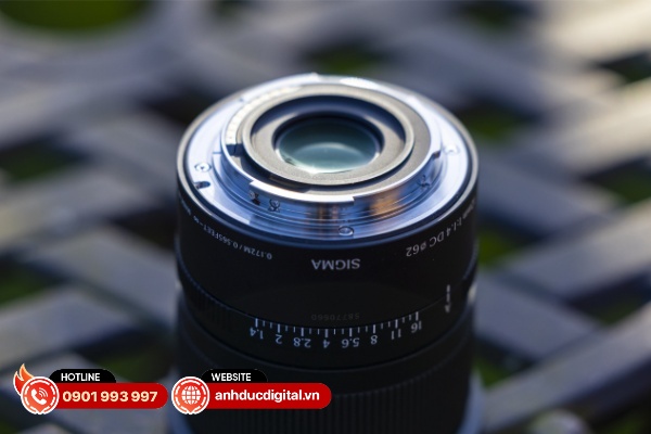 Sigma 12mm F1.4 DC Contemporary có khả năng bảo vệ kháng bụi và nước tốt hơn