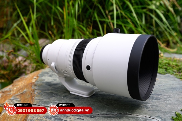 Sigma 200mm F2 DG OS Sport cũng được trang bị ba nút tùy chỉnh chức năng ở phía đầu ống kính