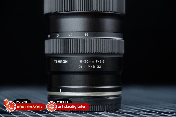 Tamron 16 – 30 F2.8 DI III VXD G2 có vòng thu phóng và lấy nét thủ công có độ bám tốt