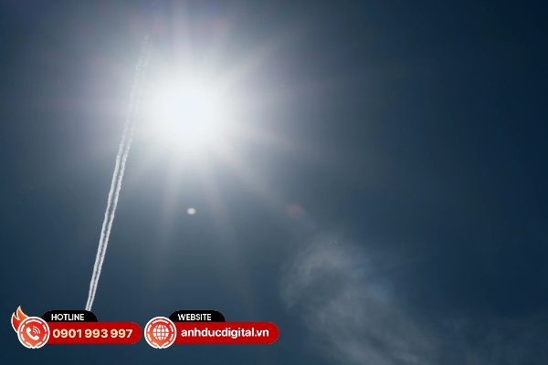 Sigma 135mm F1.4 DG ART được trang bị các lớp phủ tiên tiến nên có khả năng chống lóa sáng và bóng mờ rất tốt