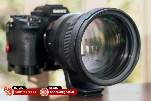 Sigma 135mm F1.4 DG ART sở hữu thấu kính trước rất lớn