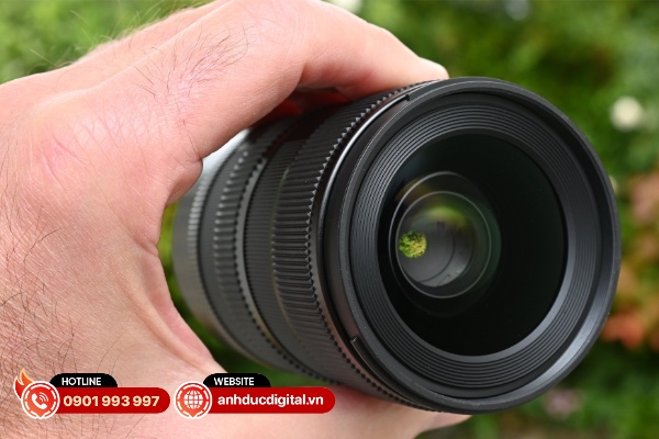 Sigma 17 – 40mm F1.8 DC Art sử dụng hệ thống khẩu độ 11 cánh xếp tròn