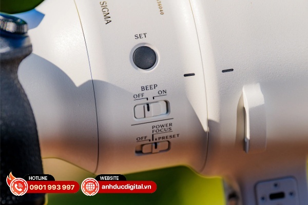 Dải công tắc bên phải của ống kính Sigma 300-600mm F4 DG OS Sports