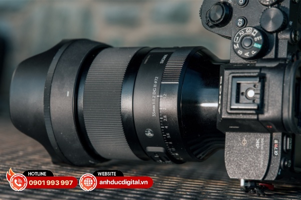 Sigma 35mm F1.2 DG II Art có vòng khẩu độ lớn để dễ thao tác