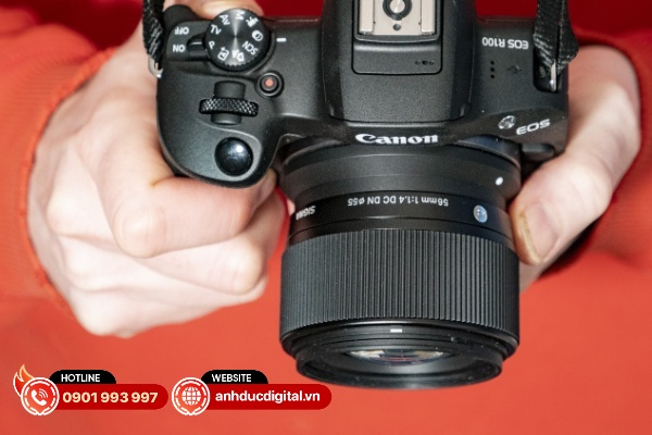 Sigma 56mm F1.4 DC DN có hệ thống quang học phức tạp cho chất lượng hình ảnh tuyệt vời 