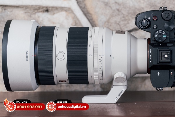 Hệ thống vòng lấy nét thủ công, vòng thu phóng và vòng khẩu độ trên Sony FE 50-150mm F2 GM