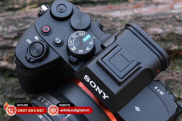 Cả hai máy ảnh đều hỗ trợ các cấu hình màu S-Cinetone, HLG, S-Log 3 và S-Log 2