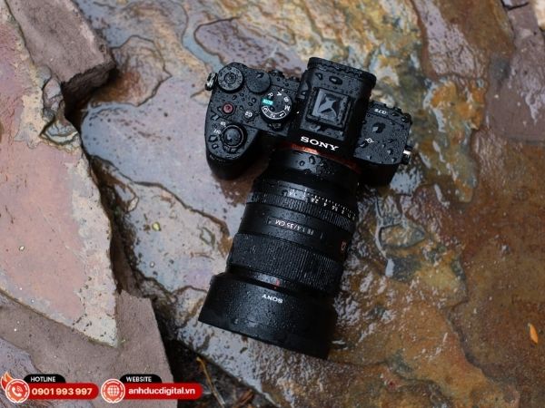 Sony A7V chụp liên tục 30fps, chống rung 5 trục 8-stop, đảm bảo hình ảnh sắc nét ngay cả khi cầm tay hoặc chụp tốc độ cao