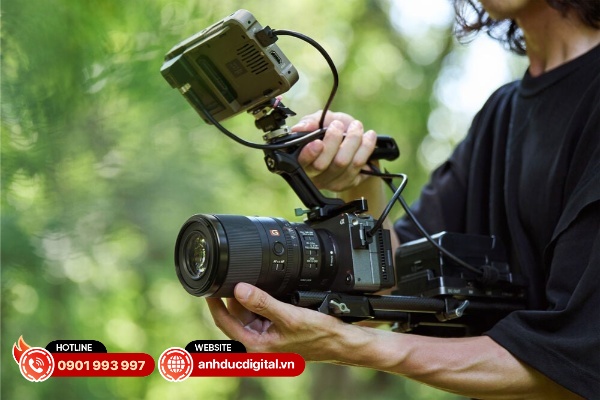 Ống kính Sony FE 100mm F2.8 Macro GM OSS đạt độ phóng đại tối đa lên đến 1.4x