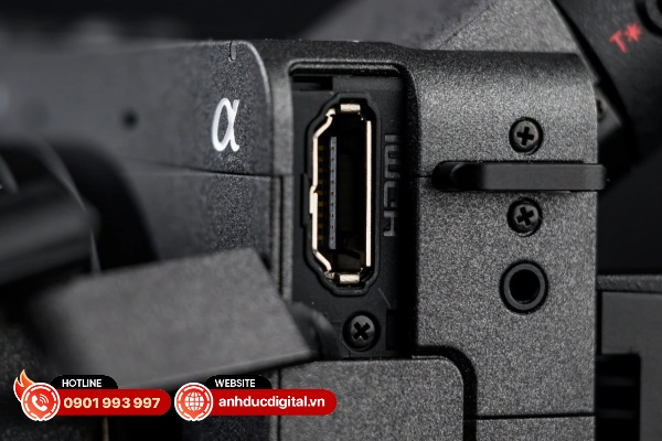 Cổng HDMI Type-A cho phép xuất hình ảnh ở độ phân giải 4K60p 4:2:2 10-bit và RAW 16bit
