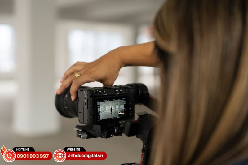 S-Cinetone, 4K, AF và XAVC giúp Sony FX5 tối ưu quay YouTube, corporate với hình ảnh đẹp và hậu kỳ nhanh