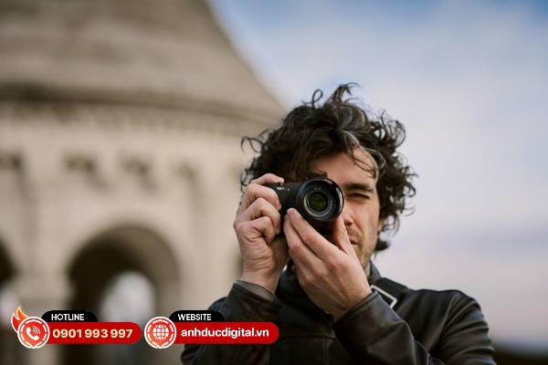 Sony RX1R III có nhiều phụ kiện rất thú vị