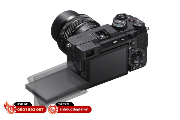 Màn hình xoay lật trên Sony A7CR là một ưu thế vượt trội cho công việc sáng tạo nội dung
