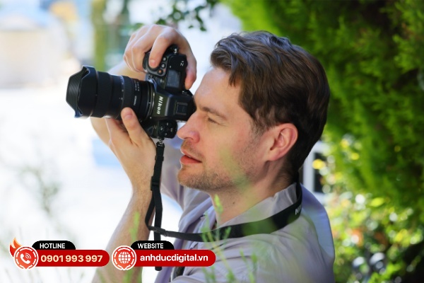 Ống kính sử dụng động cơ lấy nét tuyến tính VXD hứa hẹn mang đến khả năng lấy nét nhanh và im lặng