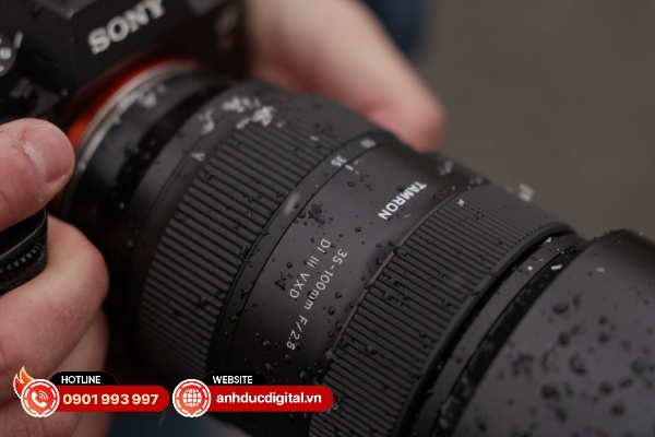 Ống kính được trang bị khả năng chống chịu thời tiết tốt với 10 vị trí được che chắn cẩn thận