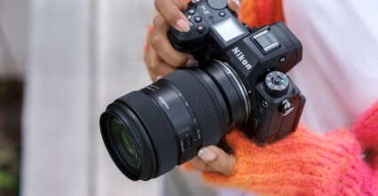 Giới thiệu ống kính Tamron 35 – 100mm f/2.8 Di III VXD – Phiên bản gọn nhẹ hơn của ống kính 35 – 150mm