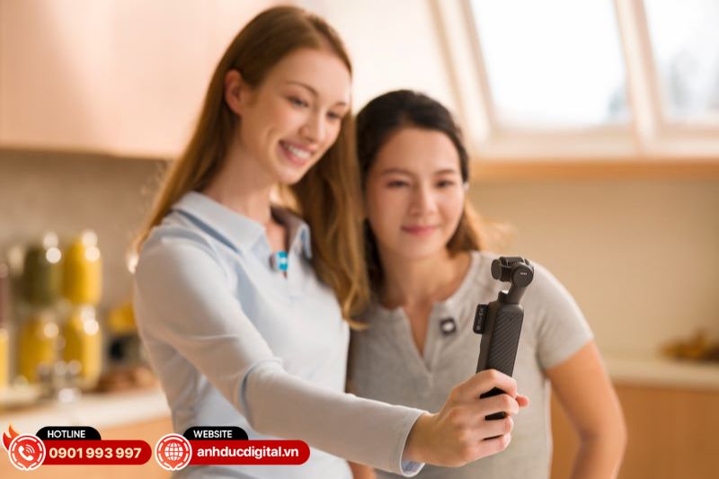 DJI Mic Mini 2S phù hợp vlog, phỏng vấn, livestream, quay sự kiện và travel content nhờ thiết kế gọn, pin dài và khả năng ghi âm nội bộ