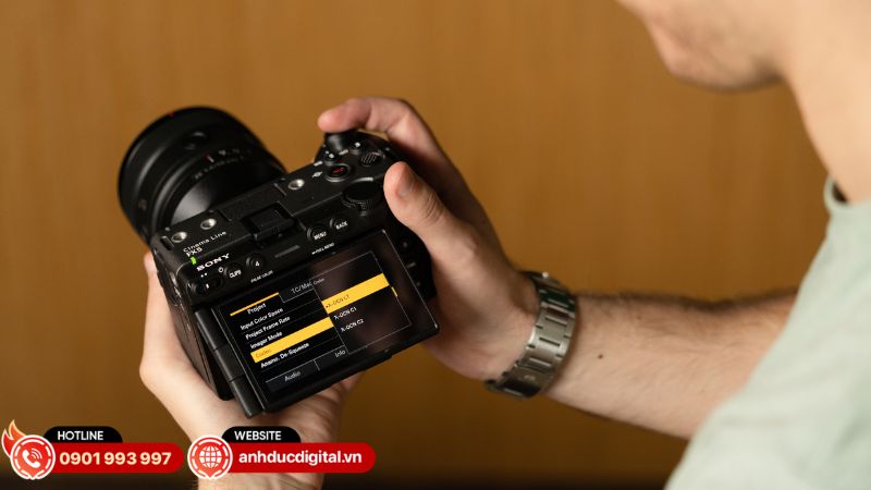 Standby, playback và thao tác thường xuyên khiến thời lượng pin FX5 thực tế gần mốc 105 phút hơn 170 phút