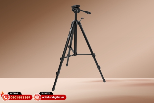 Velbon EX-630 là tripod nhôm chắc chắn, bám tốt trên nhiều địa hình và phù hợp chụp phong cảnh