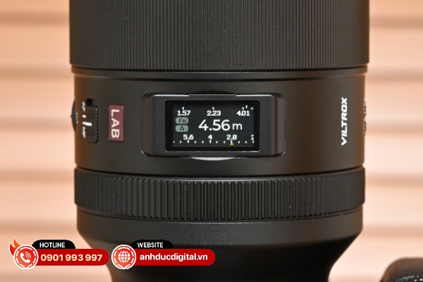 Màn hình LCD rất sáng và có chất lượng hiển thị tốt