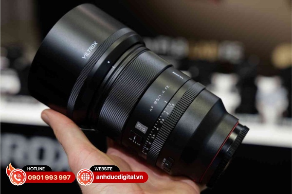 Ống kính Viltrox AF 85mm Pro FE có thể tạo ra độ sâu trường ảnh nông ở khẩu độ F/1.4