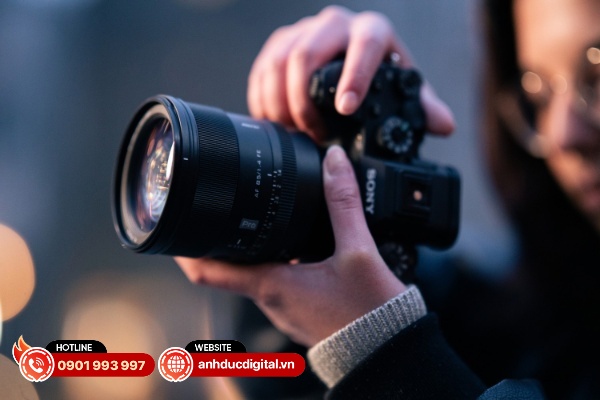 Ống kính Viltrox AF 85mm Pro FE được chế tạo với độ bền cao mà không ảnh hưởng đến tính linh hoạt