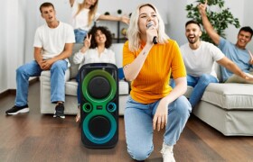 Nghị định về hát karaoke mới nhất: Hát ồn bị xử phạt thế nào?